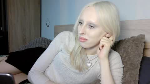 sora999999999 online show from 04/06/26, 10:33