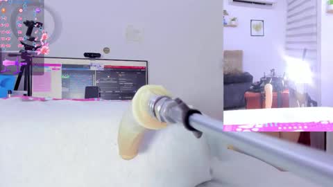 Snapshot of soraya_davis_ chatting on 11/02/25, 09:22 Soraya online show from 11/02/25, 09:22