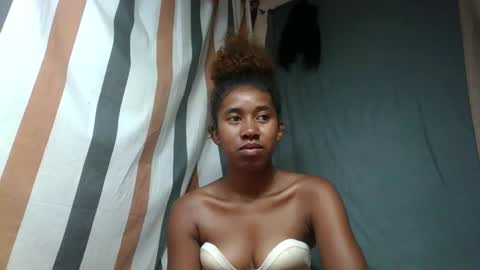 Snapshot of soriettezah chatting on 04/16/26, 05:08 soriettezah online show from 04/16/26, 05:08