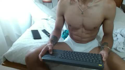 Snapshot of sornero777111 chatting on 12/18/25, 06:58 businessman online show from 12/18/25, 06:58