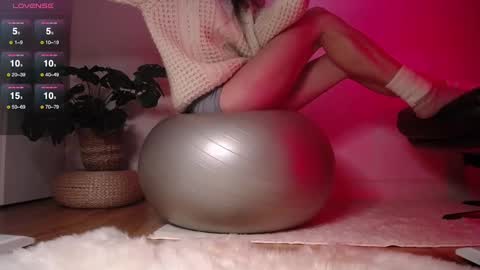 Monica online show from 12/31/24, 12:21