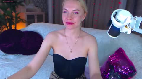 Lisa online show from 11/27/25, 07:10