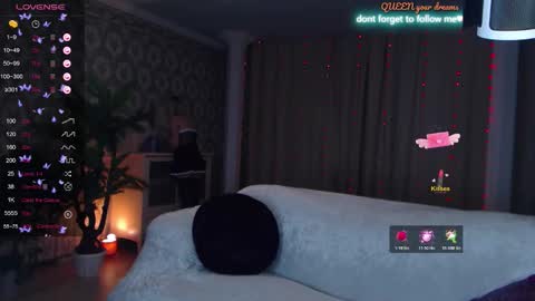 Lisa online show from 12/15/25, 03:55