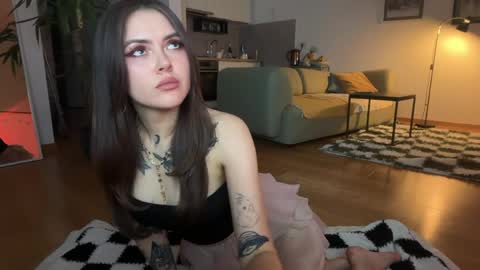Kira online show from 05/28/26, 10:07