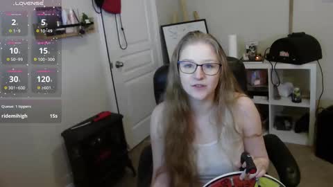 Snapshot of southerbunny chatting on 01/13/25, 01:39 Bunnydathug online show from 01/13/25, 01:39