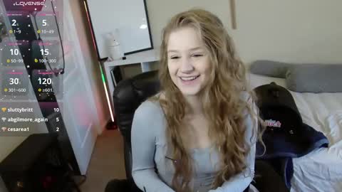 Snapshot of southerbunny chatting on 03/10/25, 02:16 Bunnydathug online show from 03/10/25, 02:16