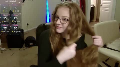 Snapshot of southerbunny chatting on 09/25/25, 10:19 Bunnydathug online show from 09/25/25, 10:19