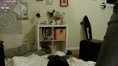 Snapshot of southerbunny chatting on 10/15/25, 08:25 Bunnydathug online show from 10/15/25, 08:25