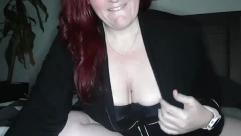 Snapshot of southernelle1 chatting on 03/12/25, 04:19 SouthernElle online show from 03/12/25, 04:19