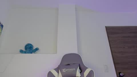 Ana  online show from 11/15/25, 03:08