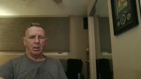 Snapshot of sox1957 chatting on 02/20/26, 08:27 sox1957 online show from 02/20/26, 08:27