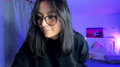 Lili online show from 12/29/24, 02:38