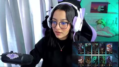 Lili online show from 01/14/25, 06:07