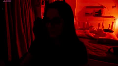 Lili online show from 09/19/25, 03:19