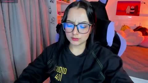 Lili online show from 09/20/25, 12:55