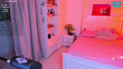 Lili online show from 11/26/25, 04:02