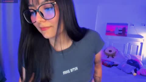 Lili online show from 12/02/25, 12:27