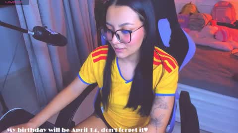 Lili online show from 03/27/26, 01:44