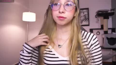 Snapshot of soy_iris chatting on 11/15/25, 11:43 Irisita online show from 11/15/25, 11:43