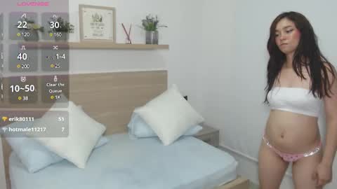 Snapshot of soy_mariana_ chatting on 02/18/25, 08:59 M A R I A N A online show from 02/18/25, 08:59