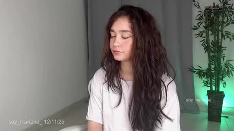 Snapshot of soy_mariana_ chatting on 11/13/25, 02:21 M A R I A N A online show from 11/13/25, 02:21