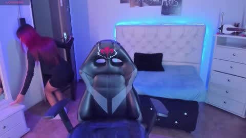      online show from 09/26/25, 12:25