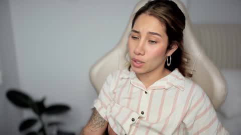 Snapshot of soytulu_ chatting on 12/10/24, 06:49 brisa s online show from 12/10/24, 06:49