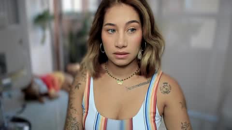 Snapshot of soytulu_ chatting on 01/08/25, 12:37 brisa s online show from 01/08/25, 12:37