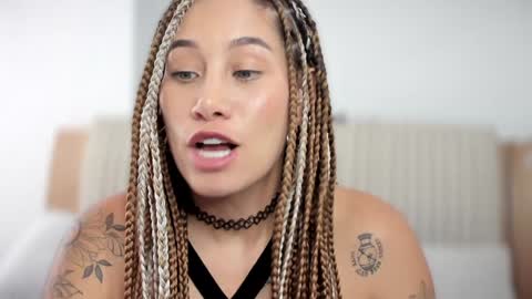 Snapshot of soytulu_ chatting on 01/18/25, 06:10 brisa s online show from 01/18/25, 06:10