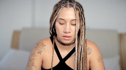 Snapshot of soytulu_ chatting on 01/18/25, 09:55 brisa s online show from 01/18/25, 09:55