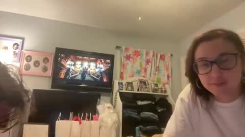 TrndSettrz online show from 12/08/24, 11:19