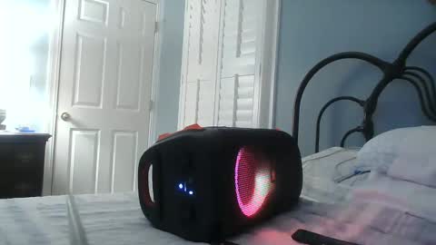 TrndSettrz online show from 02/09/25, 01:55