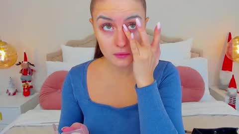 Snapshot of spacelady_ chatting on 12/20/25, 11:28 Julia online show from 12/20/25, 11:28