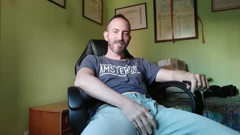 Manu  online show from 10/14/25, 04:19