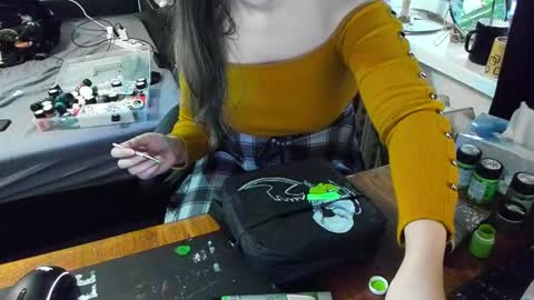 Snapshot of spanking_girls chatting on 12/03/24, 09:33 Evgenia online show from 12/03/24, 09:33