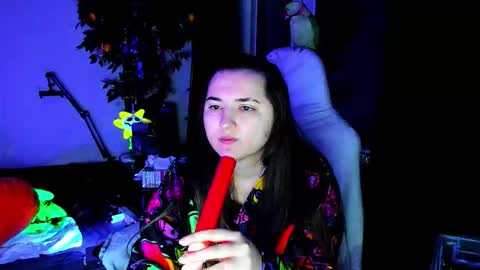 Snapshot of spanking_girls chatting on 10/28/25, 11:51 Evgenia online show from 10/28/25, 11:51