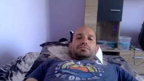 Snapshot of sparei7 chatting on 07/06/26, 03:25 Snaiky online show from 07/06/26, 03:25