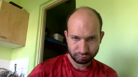 Snapshot of sparei7 chatting on 07/14/26, 10:43 Snaiky online show from 07/14/26, 10:43