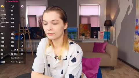 Snapshot of sparkly_k chatting on 06/15/26, 07:43 Kate online show from 06/15/26, 07:43