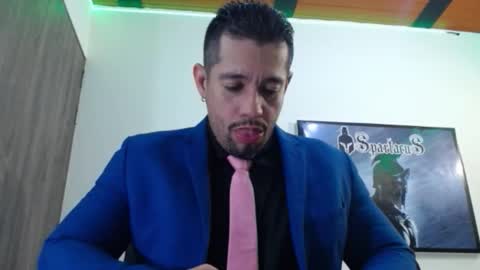     online show from 11/30/25, 05:55