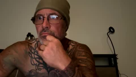 specter1972 online show from 11/23/25, 05:57