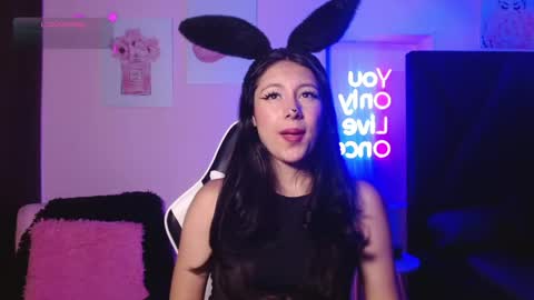 Snapshot of spicy__scarlett chatting on 05/29/26, 01:42 scarlett online show from 05/29/26, 01:42
