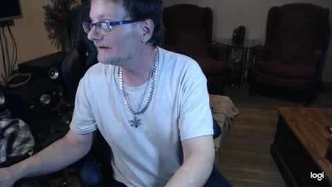 bri and mags fun room online show from 12/27/24, 01:43