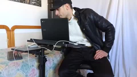 Snapshot of spider_0090 chatting on 02/06/25, 12:16 Marco. When Im offline you can view premium content in bio online show from 02/06/25, 12:16