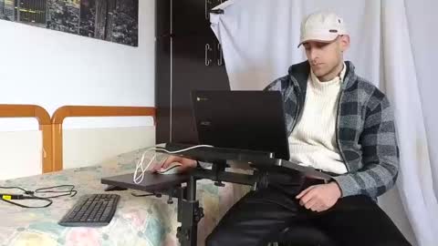 Snapshot of spider_0090 chatting on 02/08/25, 08:52 Marco. When Im offline you can view premium content in bio online show from 02/08/25, 08:52