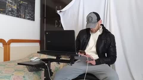 Snapshot of spider_0090 chatting on 02/20/25, 09:33 Marco. When Im offline you can view premium content in bio online show from 02/20/25, 09:33