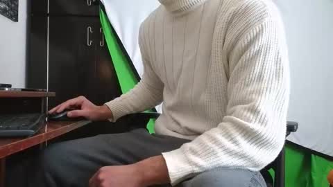 Snapshot of spider_0090 chatting on 11/25/25, 10:04 Marco. When Im offline you can view premium content in bio online show from 11/25/25, 10:04