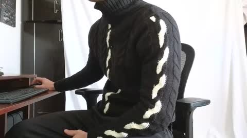 Snapshot of spider_0090 chatting on 11/27/25, 10:06 Marco. When Im offline you can view premium content in bio online show from 11/27/25, 10:06