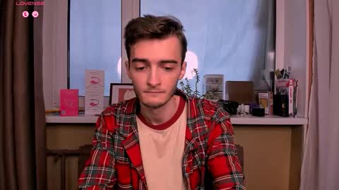 Snapshot of spider___man chatting on 09/27/25, 01:38 Spidey online show from 09/27/25, 01:38