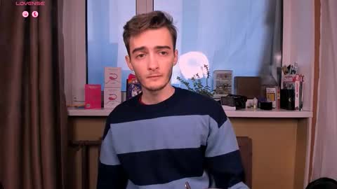 Snapshot of spider___man chatting on 09/28/25, 01:27 Spidey online show from 09/28/25, 01:27